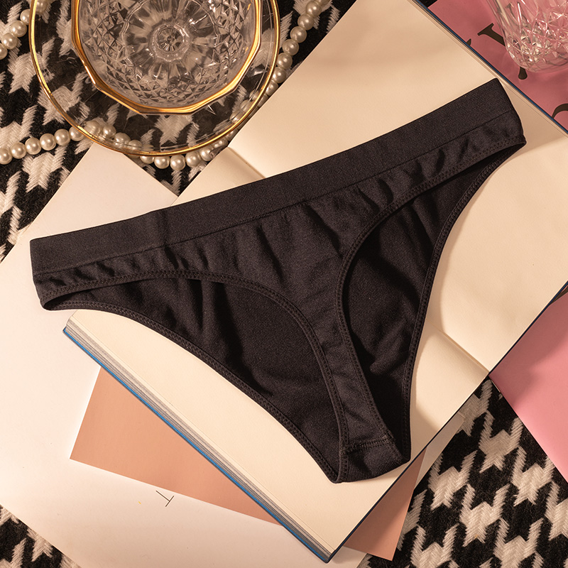 Sexy Tanga mit Niedriger Taill – Yoga & Fitness Center Bewertung und Preis